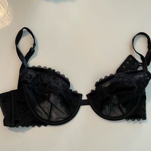 NWOT Victoria’s secret black unlined demi bra